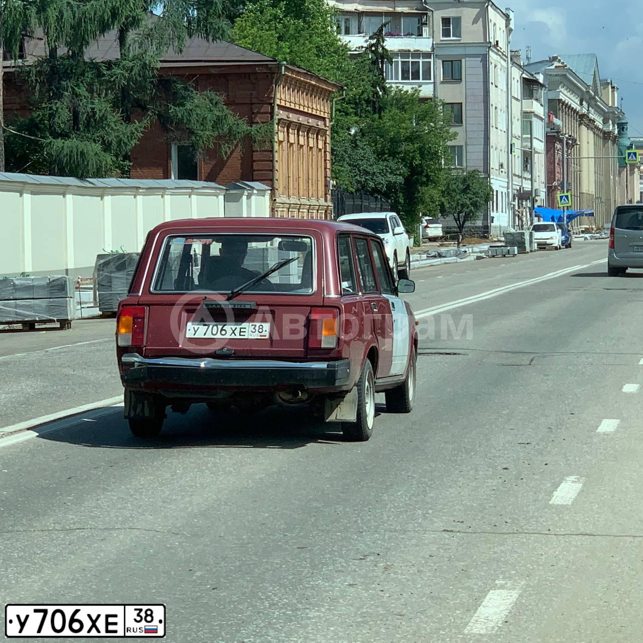Фото автомобиля LADA 2104, 2007 — госномер У706ХЕ38. Цвет: ПОРТУ (КРАСНЫЙ)