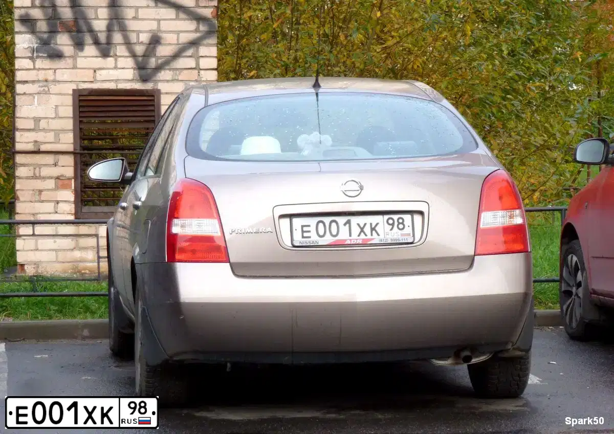 Фото автомобиля NISSAN PRIMERA, 2007 — госномер Е001ХК98. Цвет: СВЕТЛО-КОРИЧНЕВЫЙ