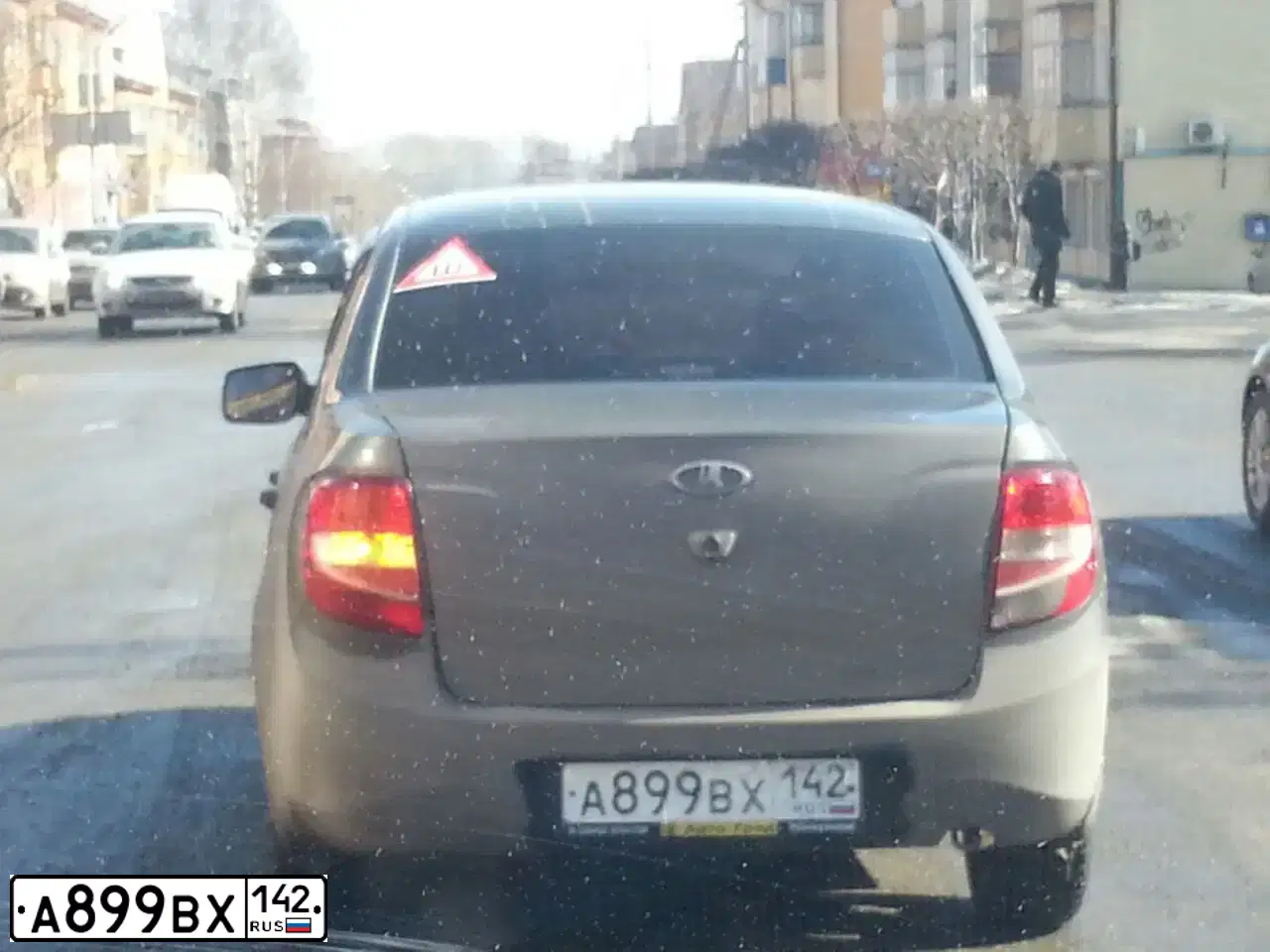 Фото автомобиля ЛАДА 219060 ЛАДА ГРАНТА, 2013 — госномер Р357ОН142. Цвет: СЕРЕБРИСТО-СЕРЫЙ