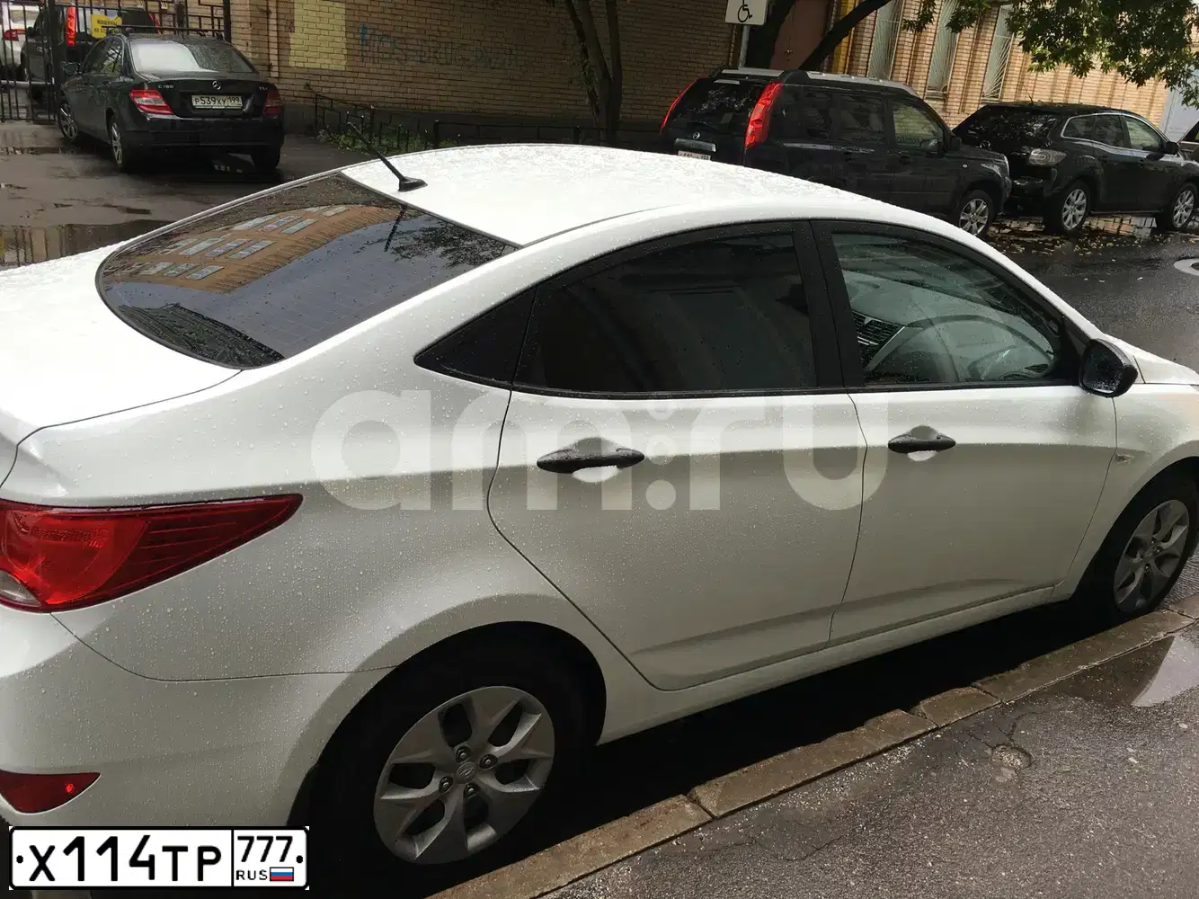 Фото автомобиля HYUNDAI SOLARIS, 2016 — госномер Х114ТР777. Цвет: БЕЛЫЙ
