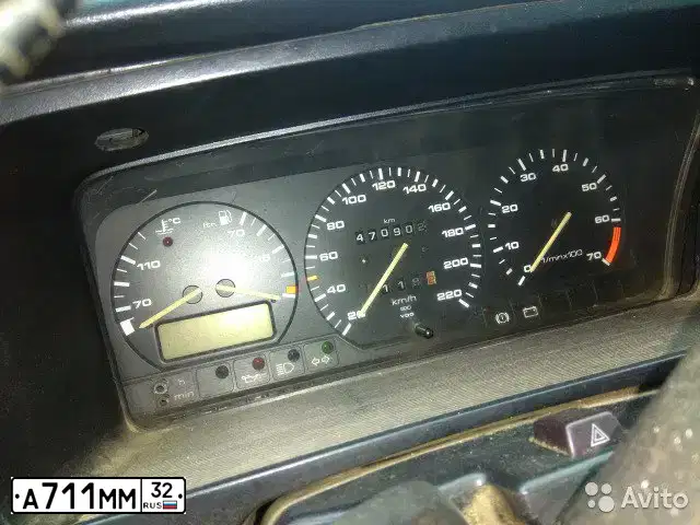 Фото автомобиля VOLKSWAGEN PASSAT, 1989 — госномер А711ММ32. Цвет: ТЕМНО-СИНИЙ