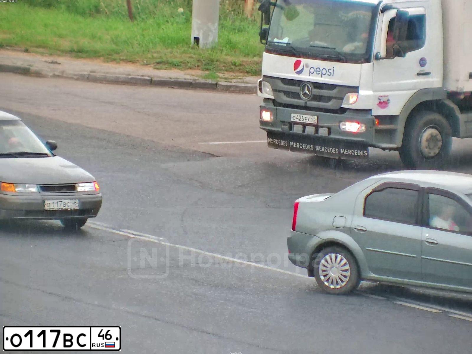 Фото автомобиля LADA 2112 LADA, 2006 — госномер О117ВС46. Цвет: СЕРО-СИНЕ-ЗЕЛЕНЫЙ