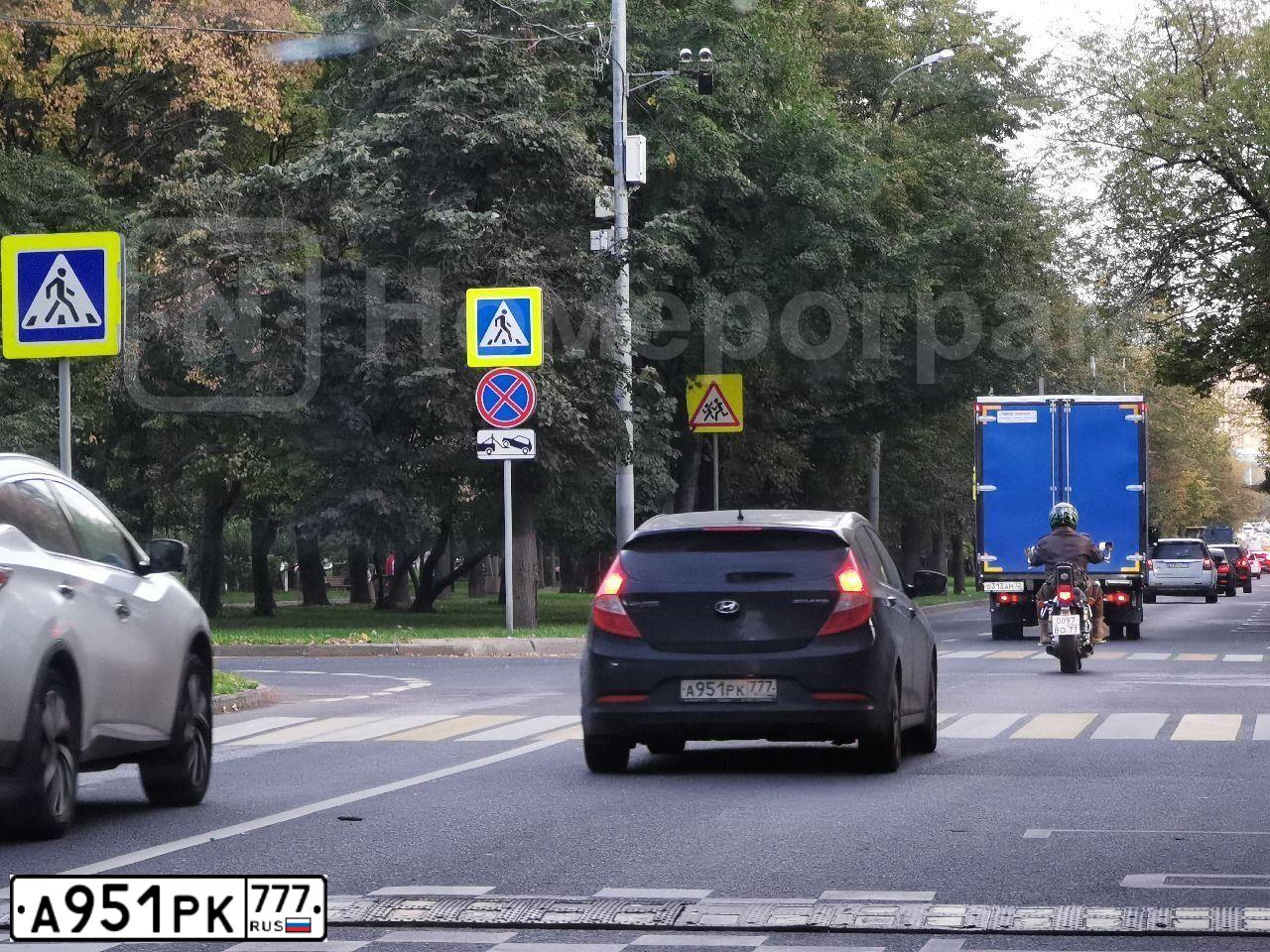 Фото автомобиля HYUNDAI SOLARIS, 2015 — госномер А389ХА185