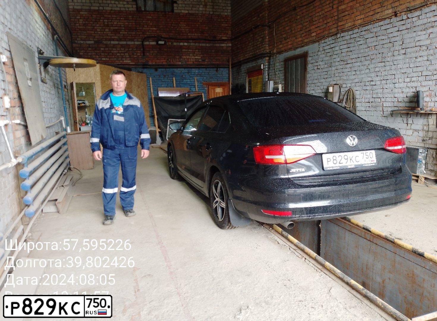 Фото автомобиля VOLKSWAGEN JETTA, 2015 — госномер Т850ЕС76. Цвет: ЧЕРНЫЙ