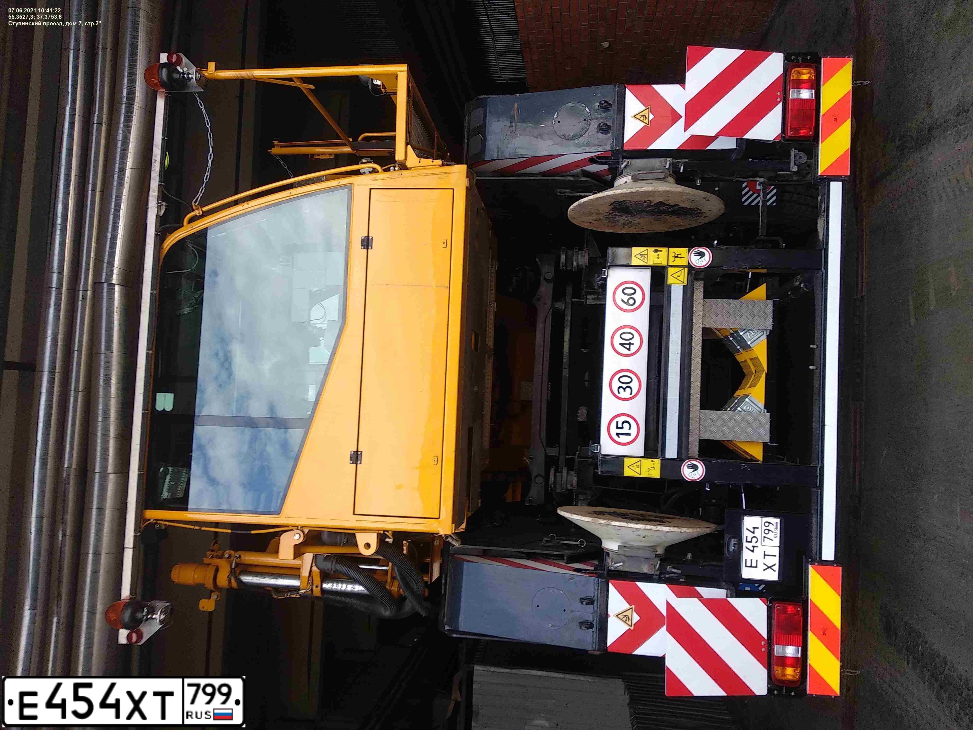 Фото автомобиля TEREX CRANES AC 500-2 TEREX CRANES AC 500-2, 2010 — госномер Е454ХТ799. Цвет: ЖЕЛТЫЙ