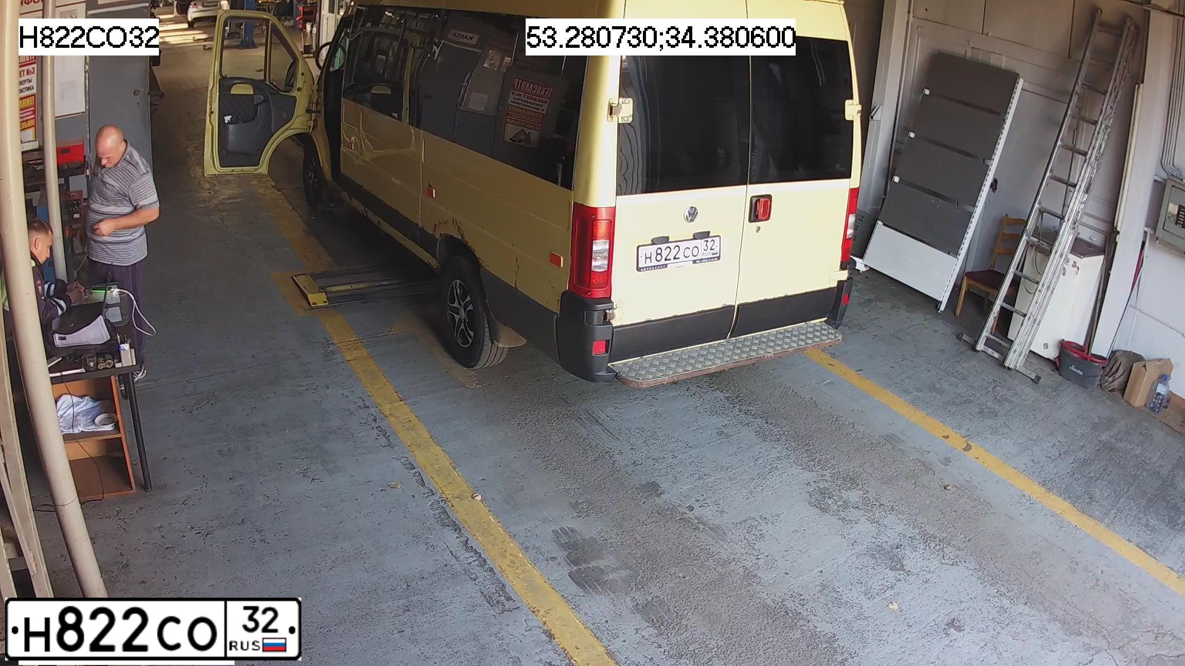 Фото автомобиля FIAT DUCATO, 2010 — госномер Н822СО32. Цвет: ЖЕЛТЫЙ