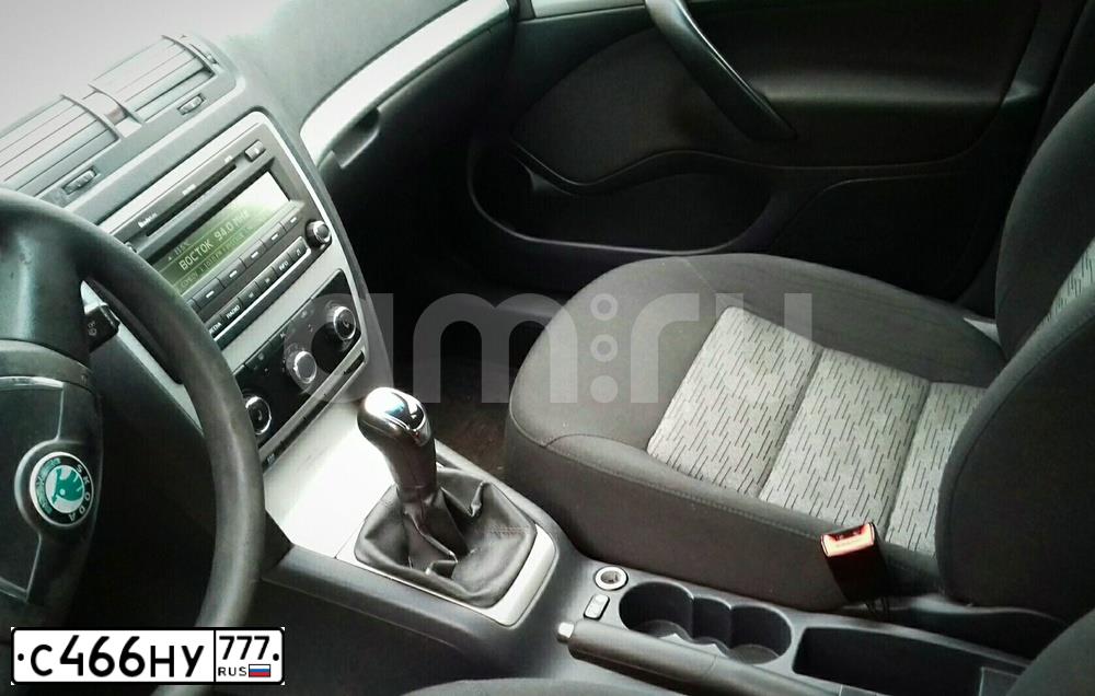 Фото автомобиля SKODA OCTAVIA, 2012 — госномер Р629УА62. Цвет: Белый