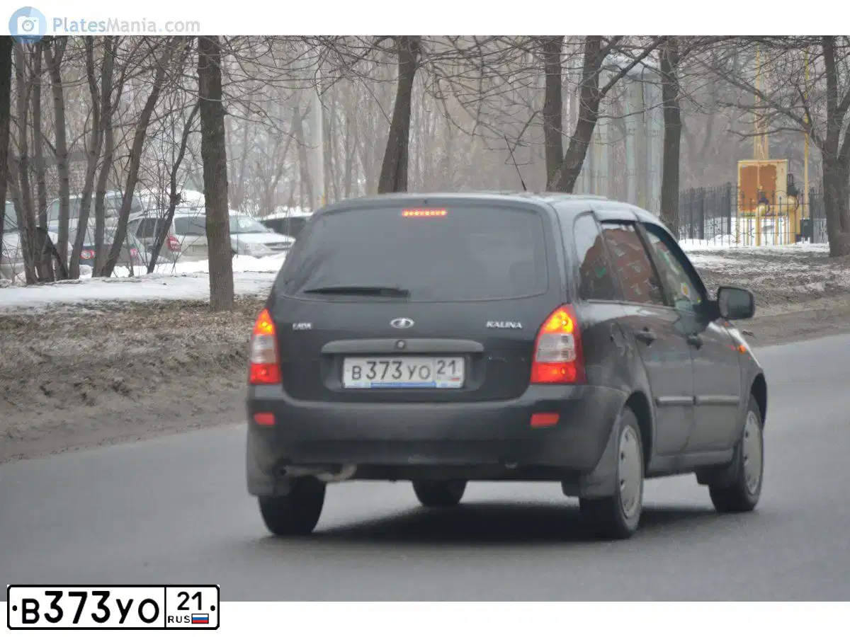 Фото автомобиля LADA 1117 KALINA, 2011 — госномер В373УО21. Цвет: Сине-Черный