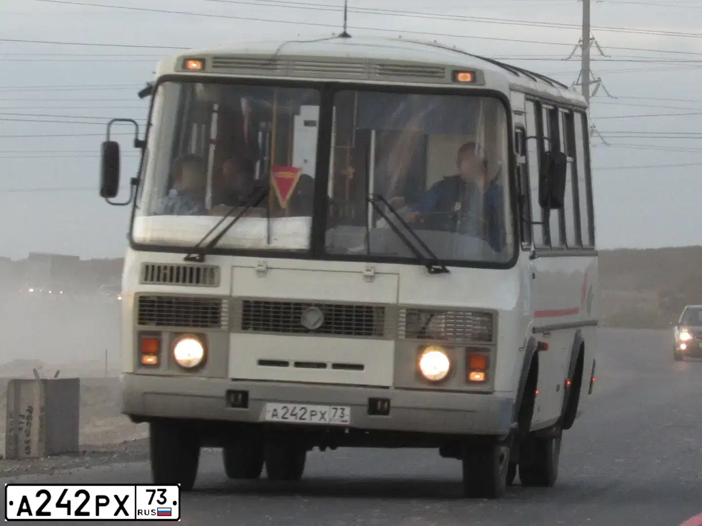 Фото автомобиля PAZ 3205, 2012 — госномер А242РХ73. Цвет: БЕЛЫЙ