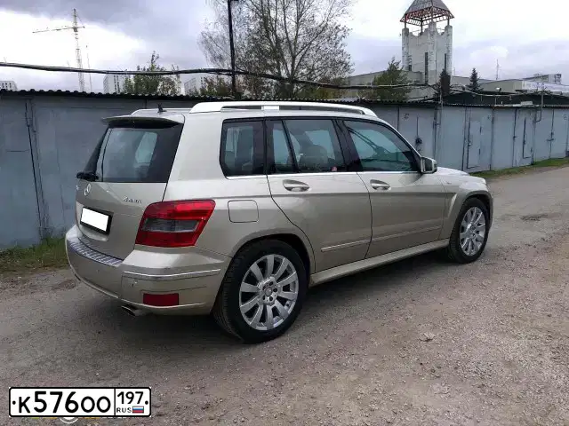 Фото автомобиля MERCEDES GLK-KLASSE, 2011 — госномер К576ОО197. Цвет: БЕЖЕВЫЙ