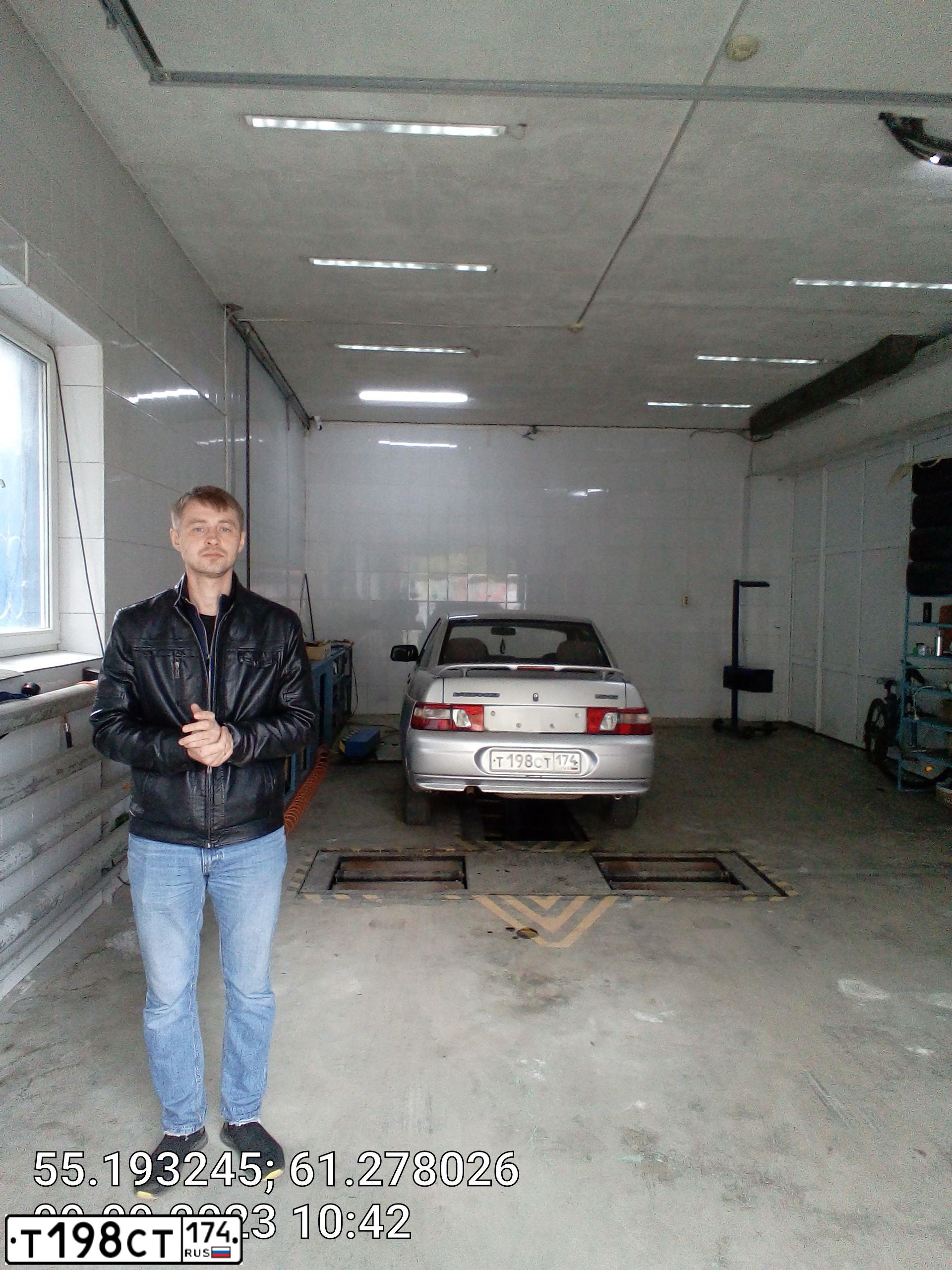 Фото автомобиля LADA 2110, 2003 — госномер Т198СТ174. Цвет: Серебристый