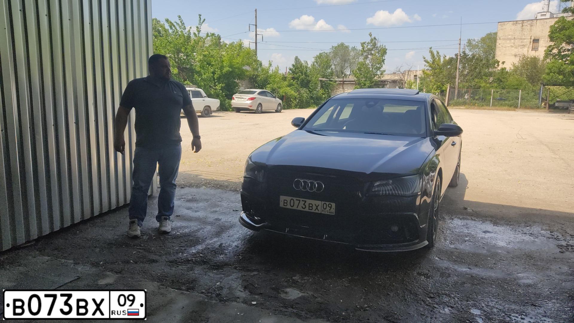 Фото автомобиля AUDI A8, 2011 — госномер М733СО82. Цвет: ЧЕРНЫЙ