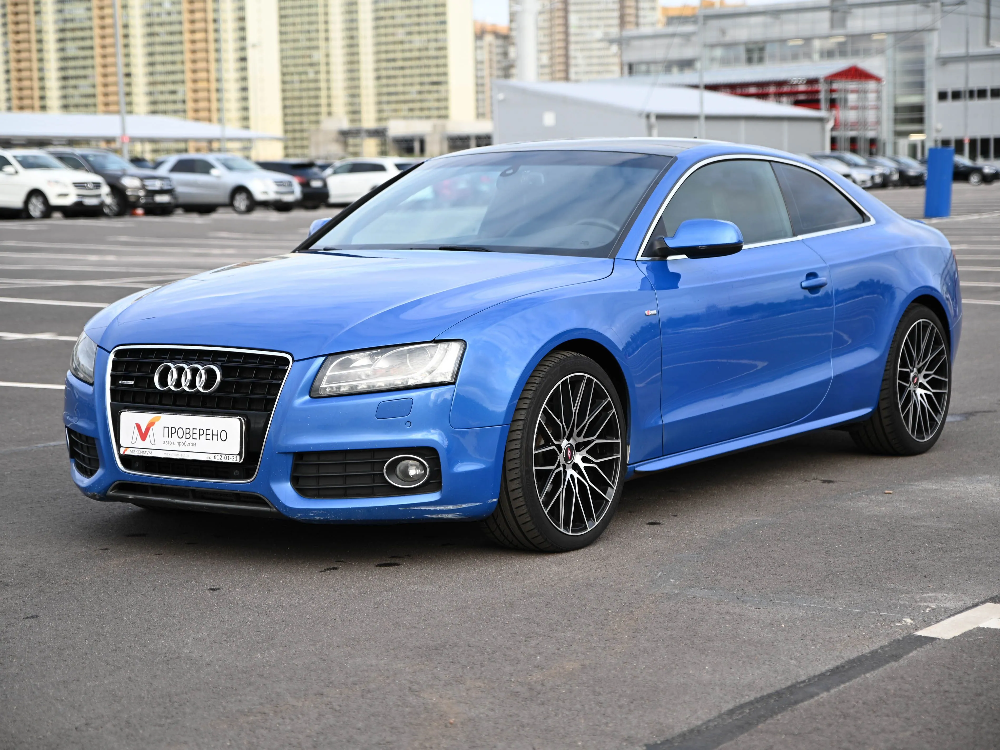 Фото автомобиля AUDI A5, 2011 — госномер Т309НР198. Цвет: синий