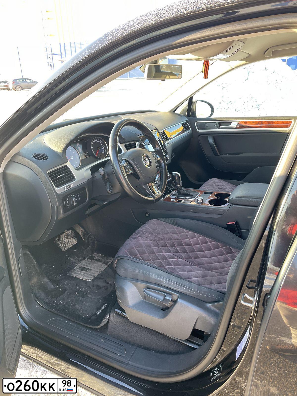 Фото автомобиля VOLKSWAGEN TOUAREG, 2012 — госномер О260КК98. Цвет: ЧЕРНЫЙ