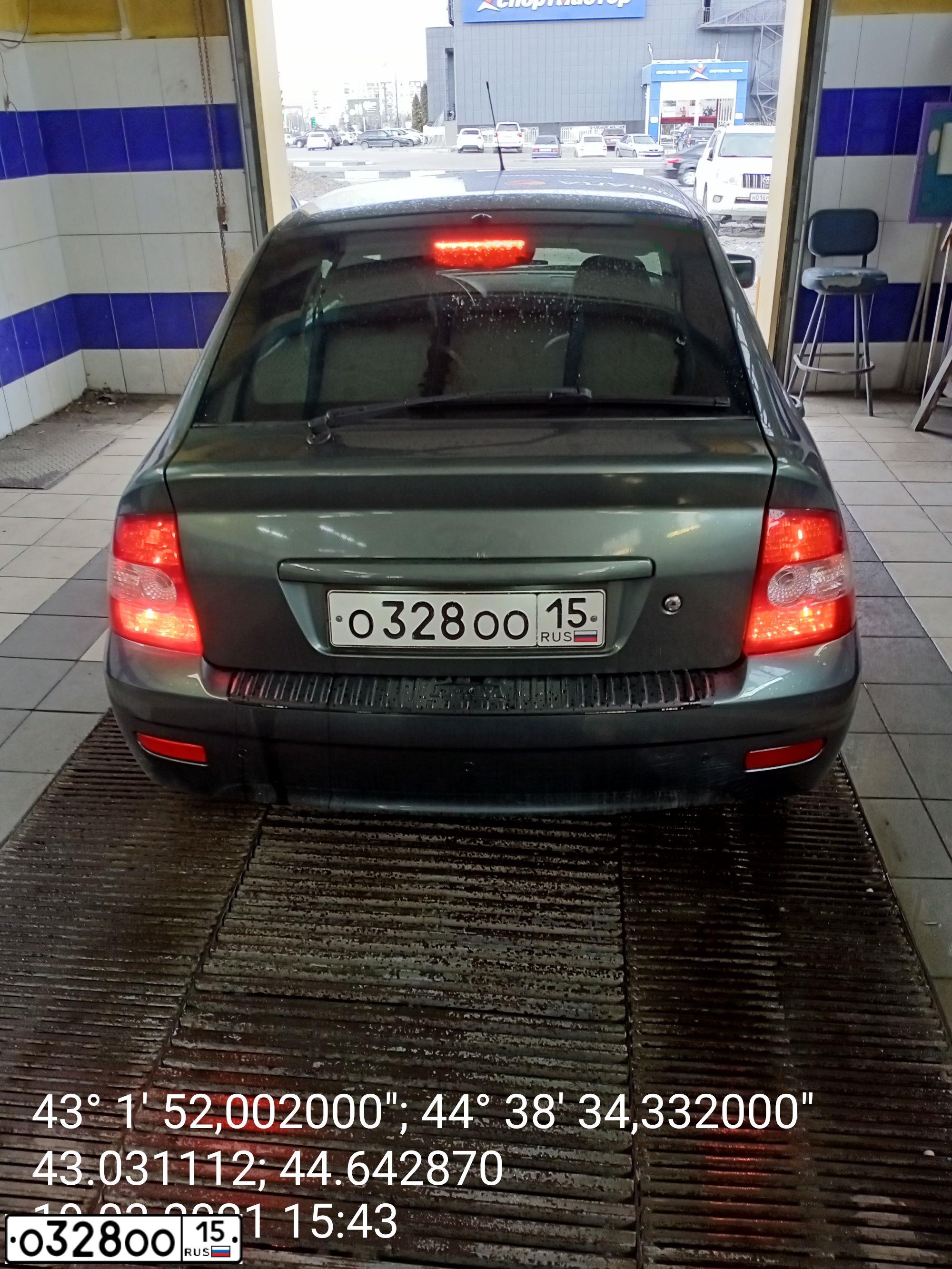 Фото автомобиля LADA 2172 PRIORA, 2011 — госномер О328ОО15. Цвет: СЕРО-СИНЕ-ЗЕЛЕНЫЙ
