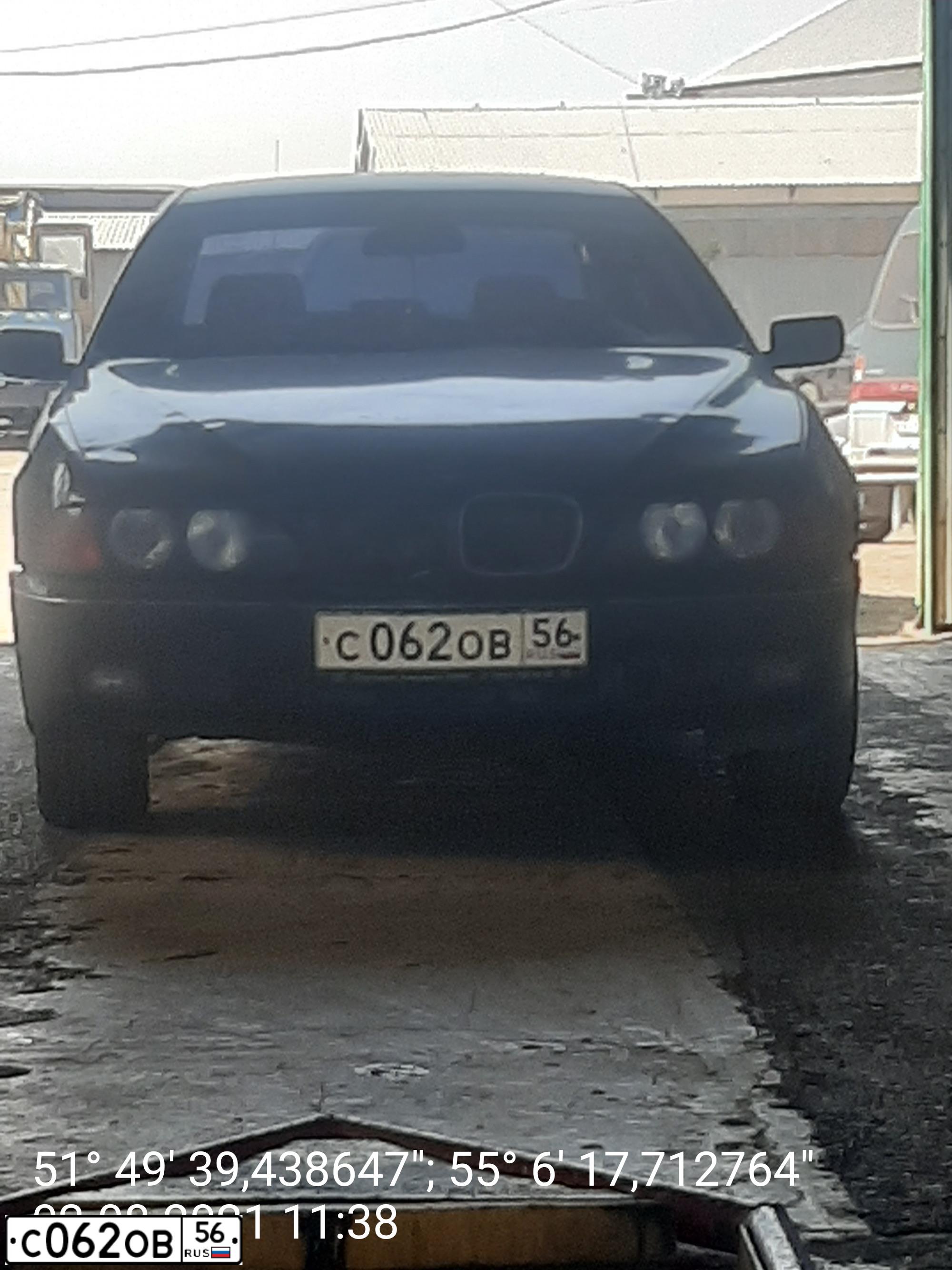 Фото автомобиля BMW SERIE 5, 2000 — госномер О028ОО56. Цвет: ЧЕРНЫЙ