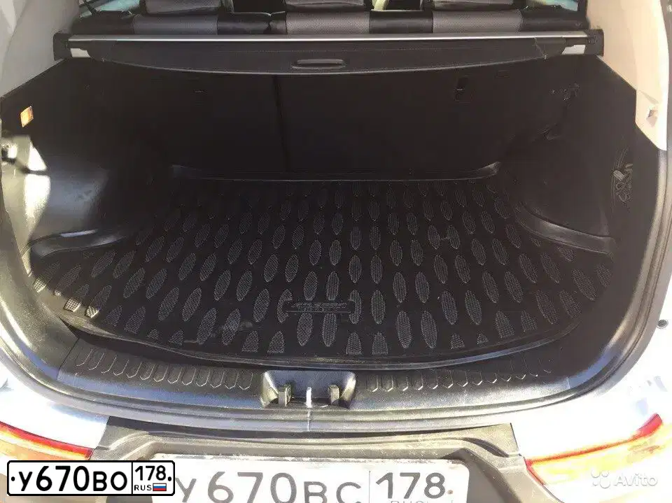 Фото автомобиля CITROEN C4 PICASSO, 2016 — госномер У670ВО178. Цвет: ЧЕРНЫЙ