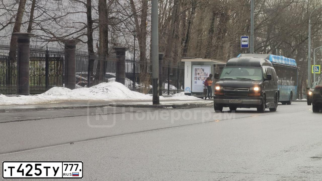 Фото автомобиля HYUNDAI SOLARIS, 2016 — госномер Т425ТУ777. Цвет: Коричневый