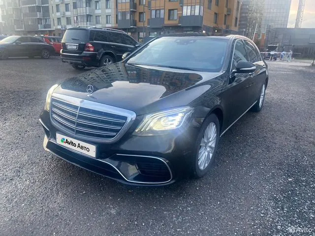 Фото автомобиля MERCEDES S-KLASSE, 2018 — госномер Р638УО750. Цвет: ЧЕРНЫЙ