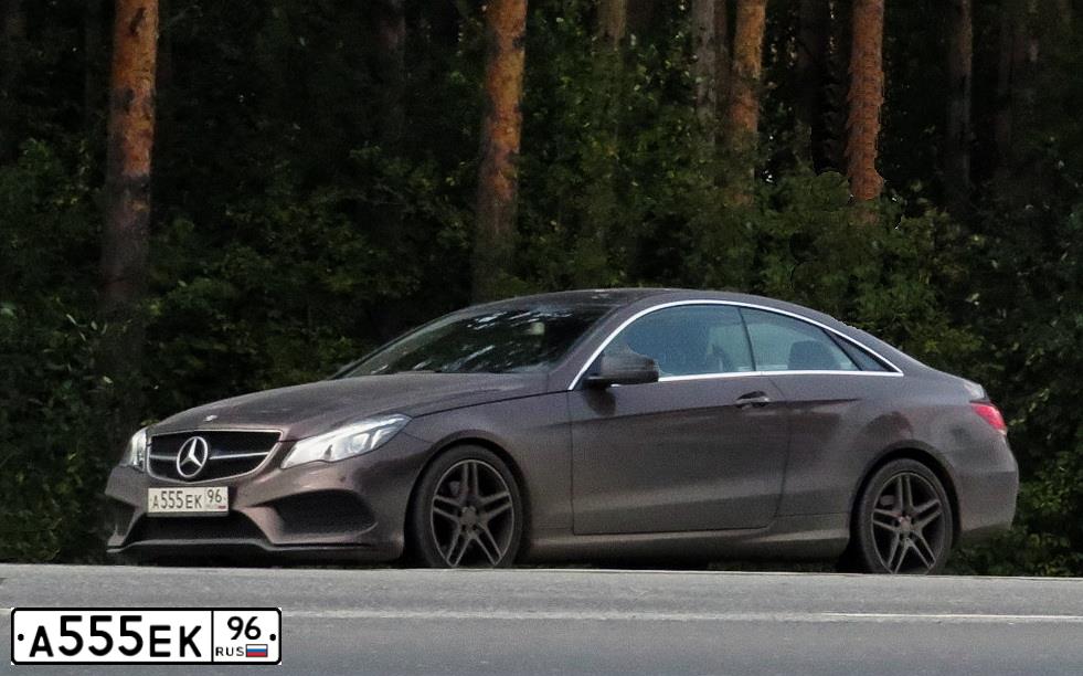 Фото автомобиля MERCEDES E-KLASSE, 2015 — госномер А555ЕК96. Цвет: КОРИЧНЕВЫЙ