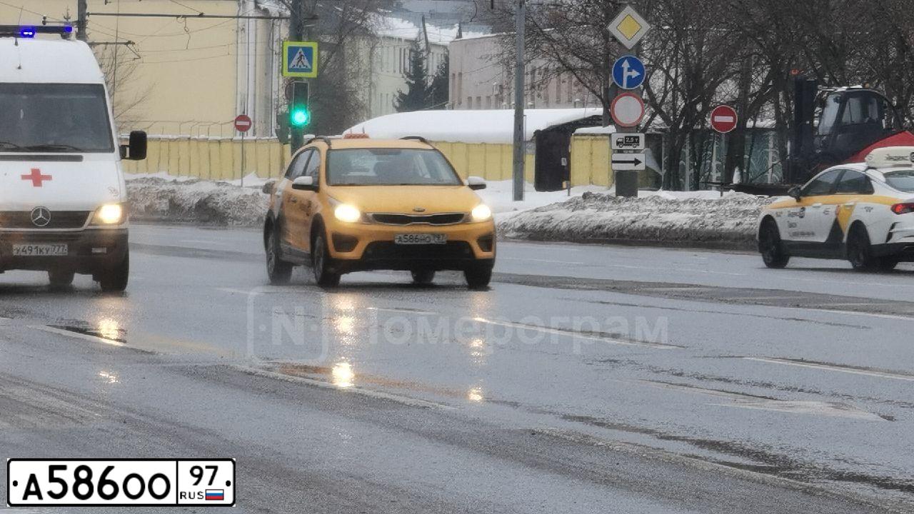 Фото автомобиля SUZUKI /GRAND/ VITARA, 2006 — госномер А586ОО97. Цвет: БЕЖЕВЫЙ