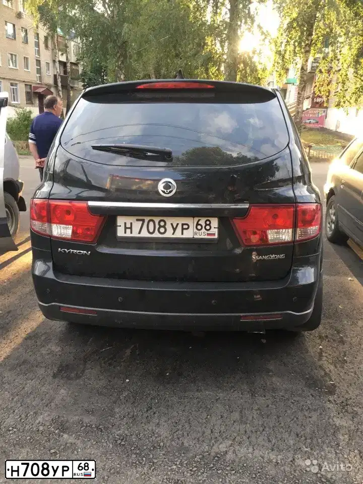 Фото автомобиля SSANGYONG KYRON, 2010 — госномер Р511АВ82. Цвет: ЧЕРНЫЙ