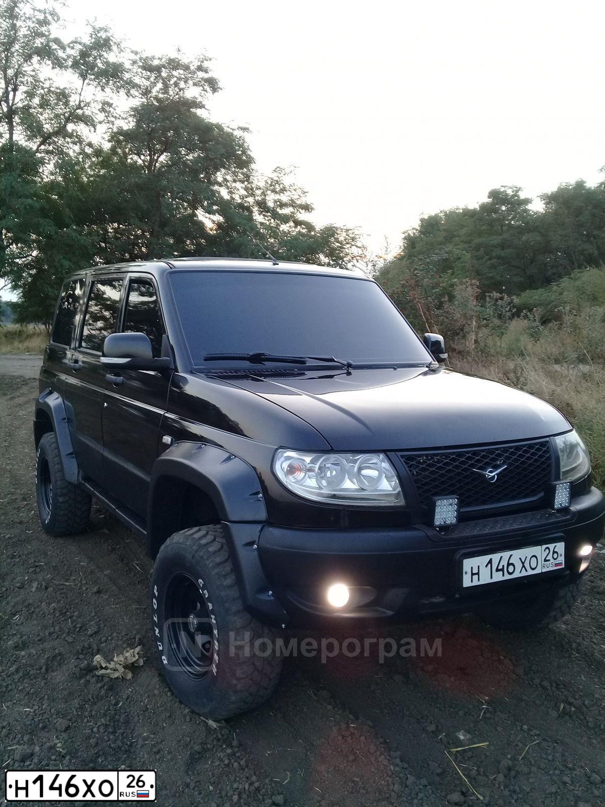 Фото автомобиля UAZ 3163 PATRIOT, 2006 — госномер Н146ХО26. Цвет: АВАНТЮРИН-МЕТАЛЛИК