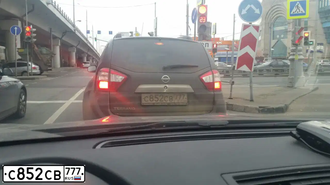 Фото автомобиля NISSAN TERRANO, 2016 — госномер О389УО76. Цвет: ЧЕРНЫЙ