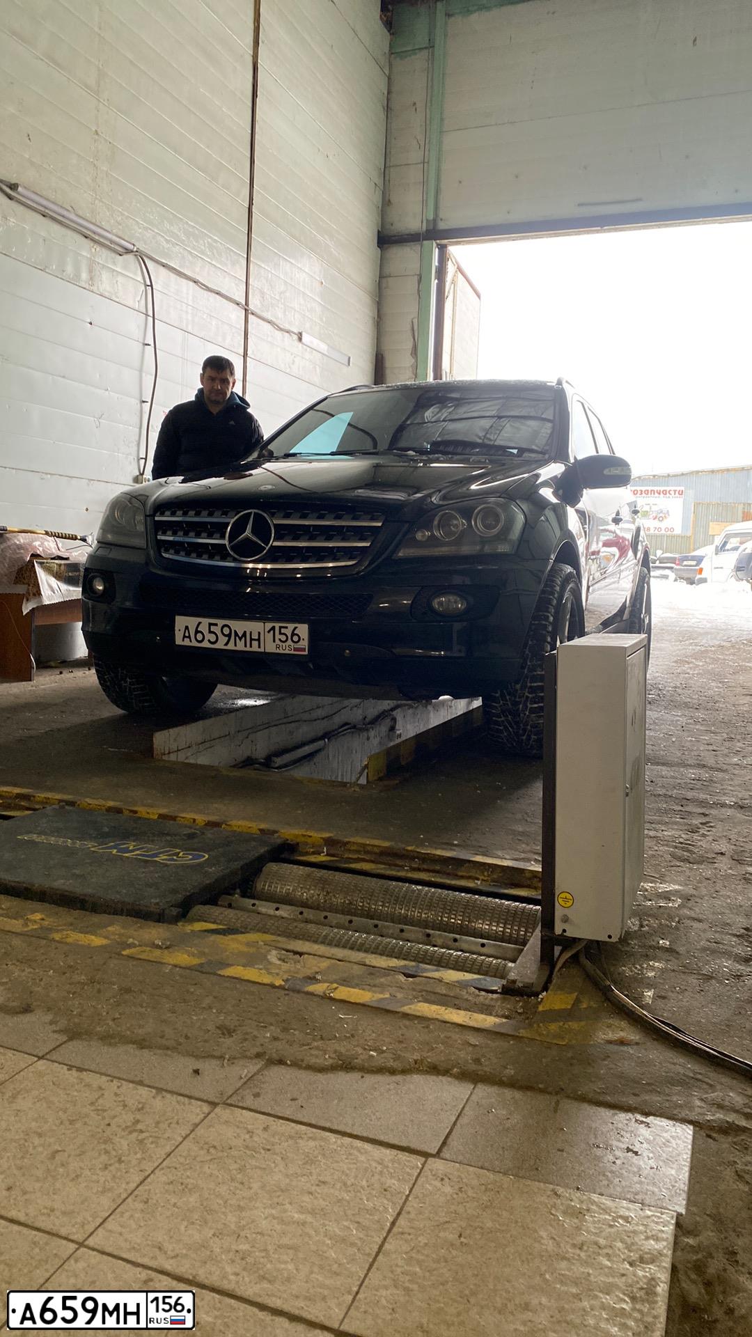 Фото автомобиля MERCEDES M-KLASSE, 2008 — госномер А659МН156. Цвет: ЧЕРНЫЙ