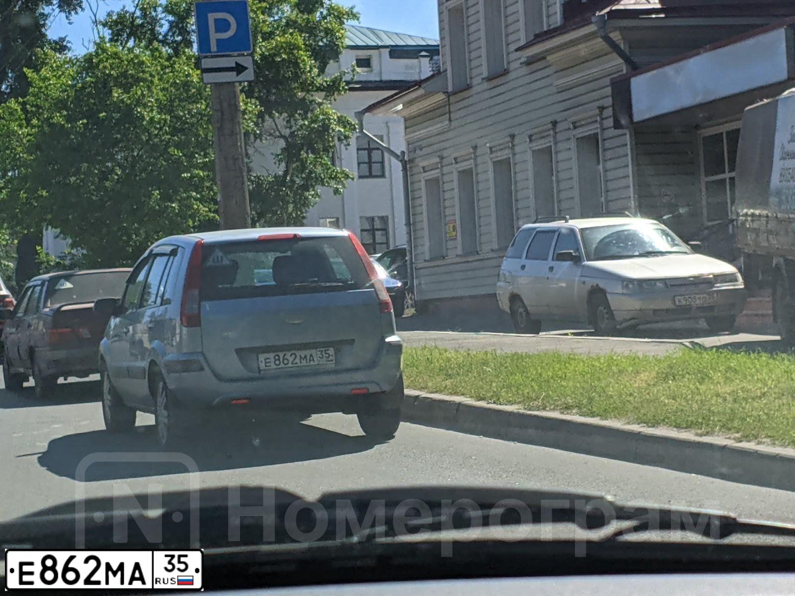 Фото автомобиля FORD FUSION, 2008 — госномер М392УР35. Цвет: Серо-голубой