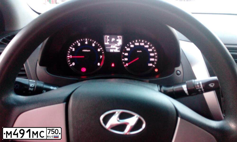 Фото автомобиля HYUNDAI SOLARIS, 2015 — госномер Т385СУ62. Цвет: СИНИЙ