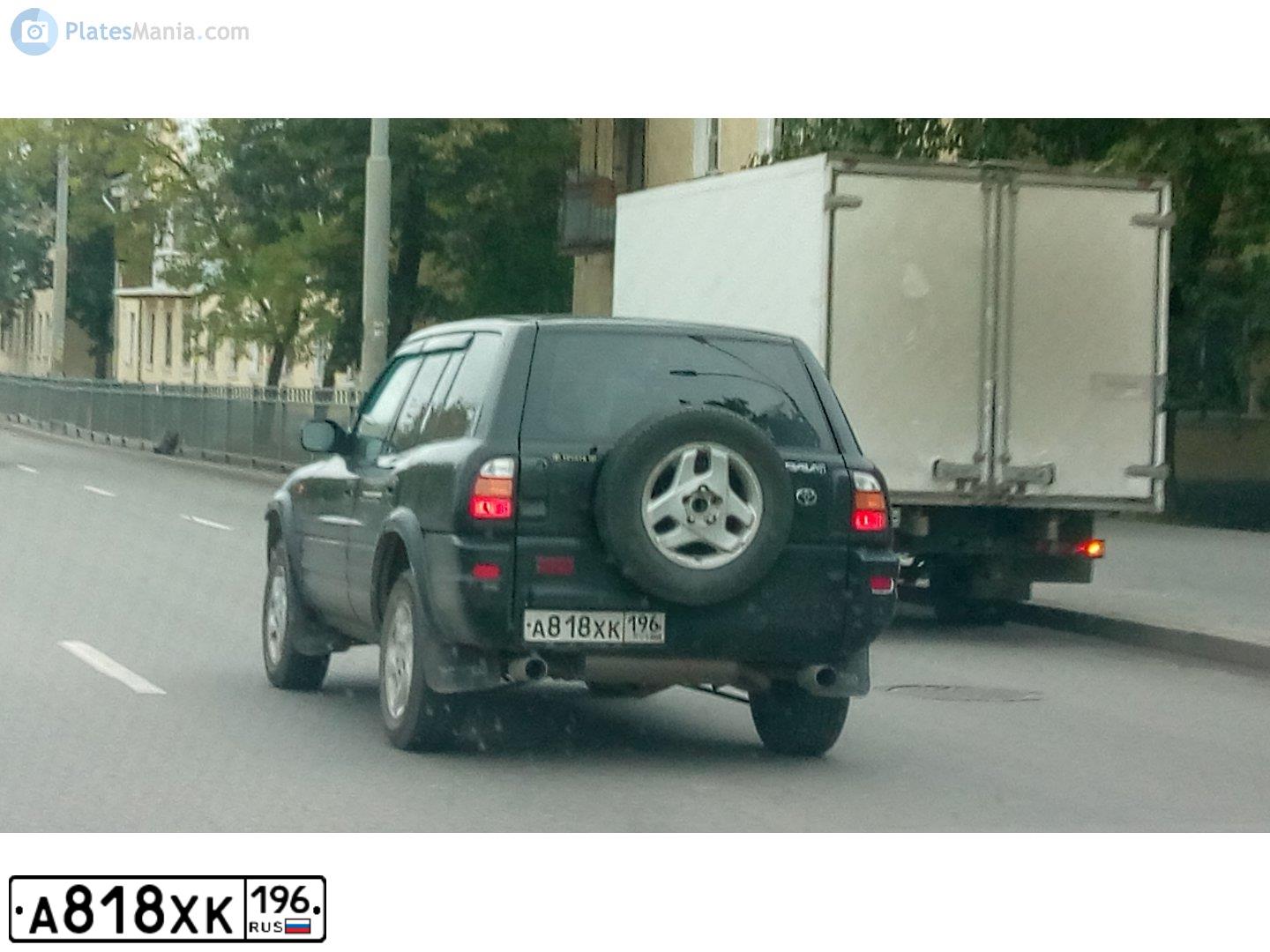 Фото автомобиля TOYOTA RAV4, 2000 — госномер А818ХК96. Цвет: Черный