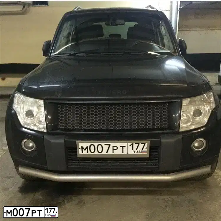 Фото автомобиля MITSUBISHI PAJERO, 2008 — госномер А247МС750. Цвет: СЕРЕБРИСТЫЙ