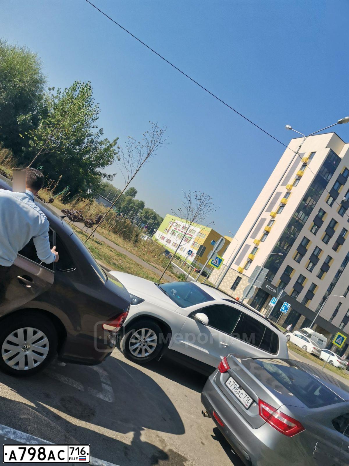 Фото автомобиля LADA VESTA, 2017 — госномер А798АС716. Цвет: Серый