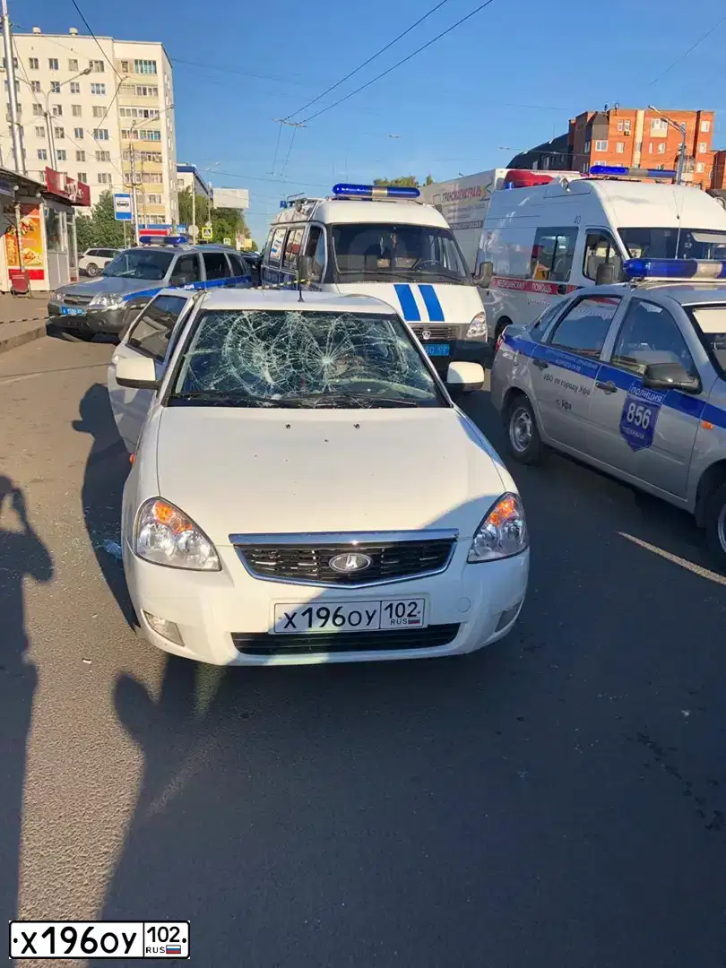 Фото автомобиля LADA 2170 PRIORA, 2013 — госномер Х196ОУ102. Цвет: Белый