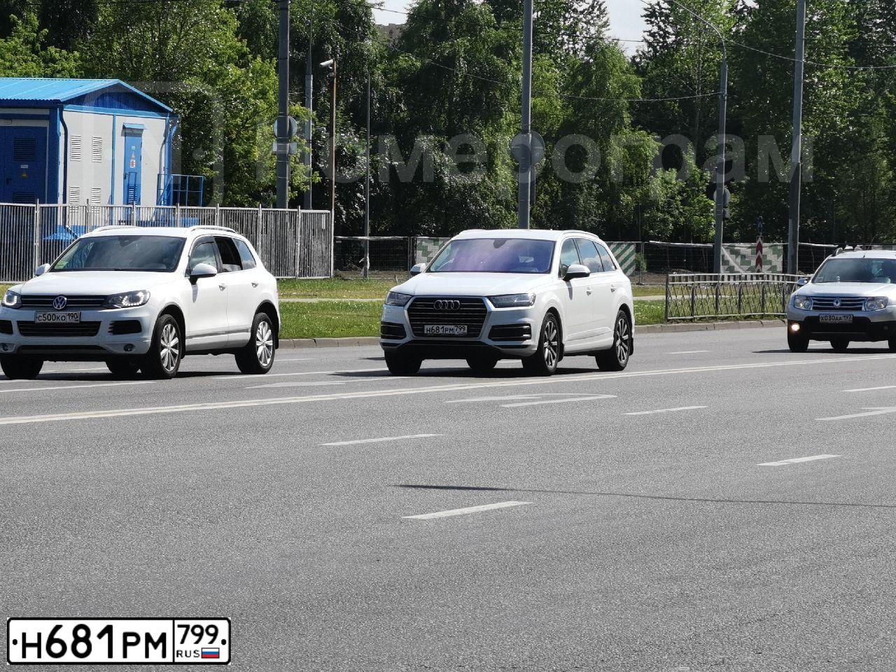 Фото автомобиля AUDI Q7, 2017 — госномер А557ТК37. Цвет: БЕЛЫЙ