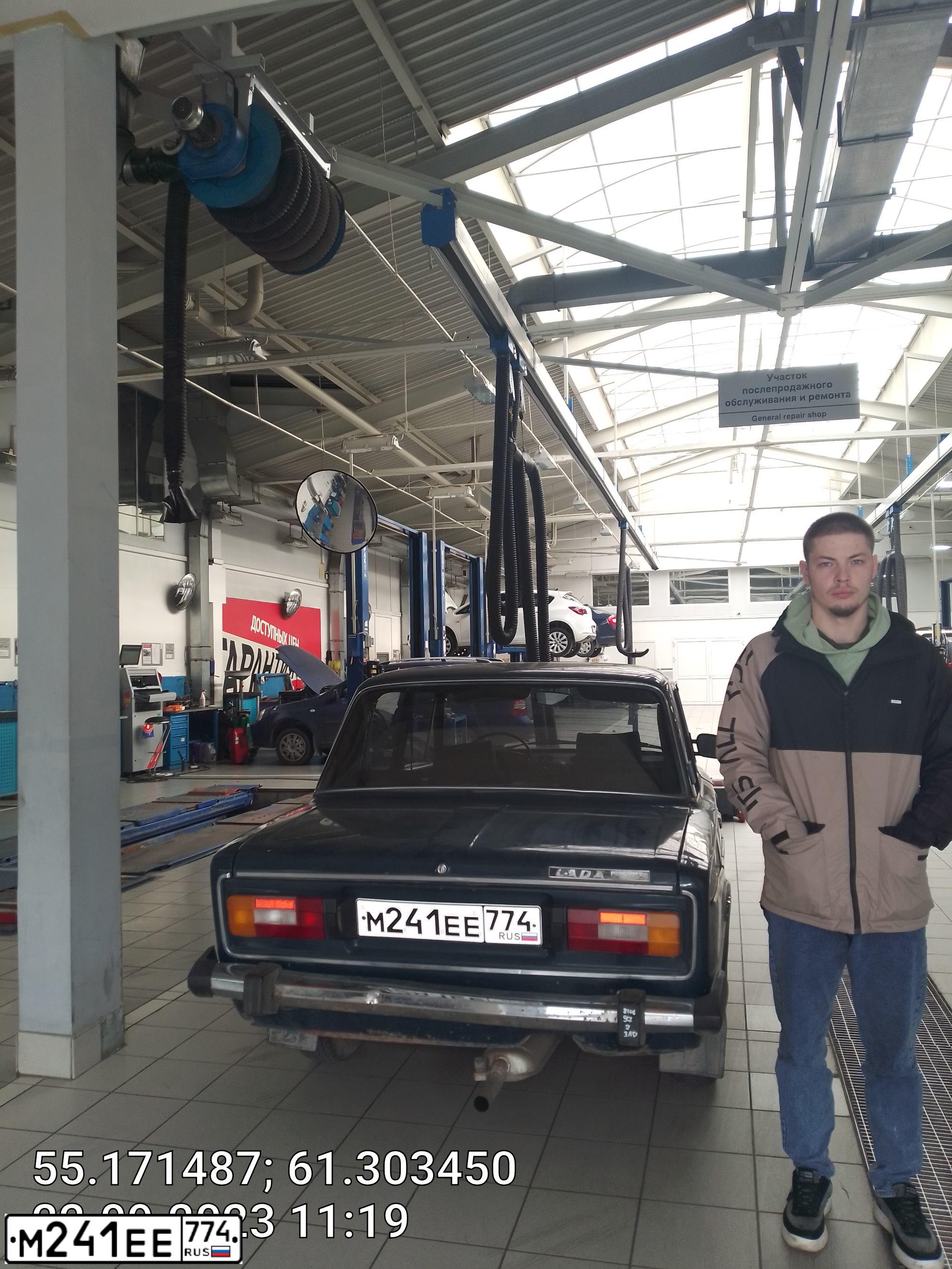 Фото автомобиля LADA 2106, 1983 — госномер Р888ВВ74. Цвет: СИНЕ-ЗЕЛЕНЫЙ
