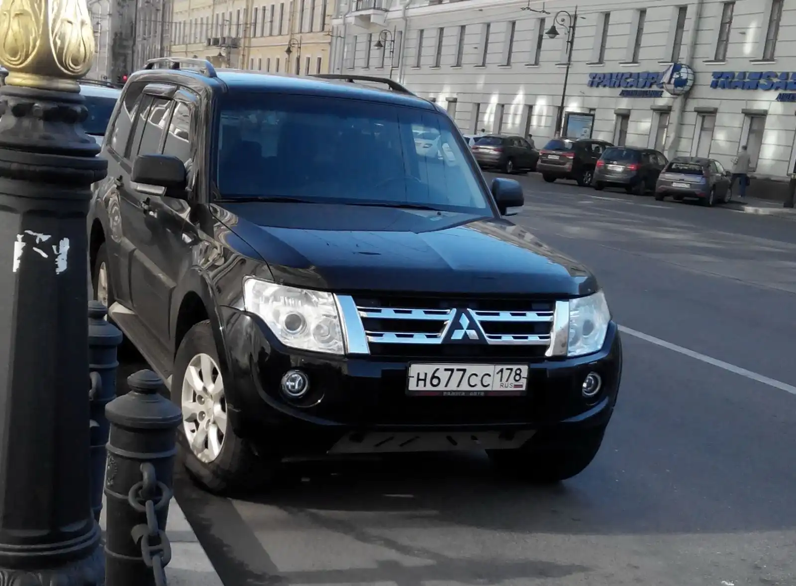 Фото автомобиля MITSUBISHI PAJERO, 2011 — госномер К779ЕР198. Цвет: ЧЕРНЫЙ