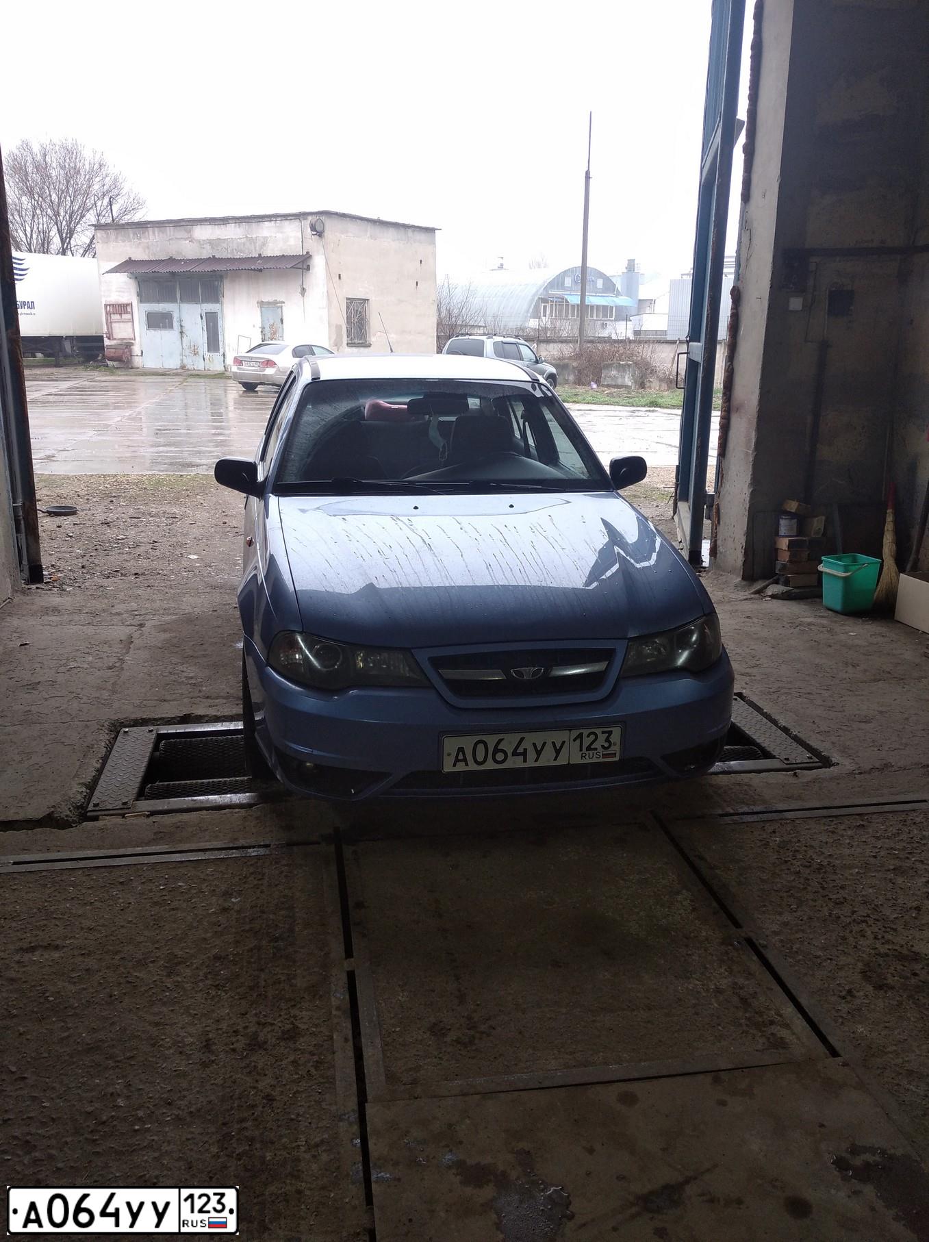 Фото автомобиля DAEWOO NEXIA, 2009 — госномер М241СЕ82. Цвет: ВАСИЛЕК