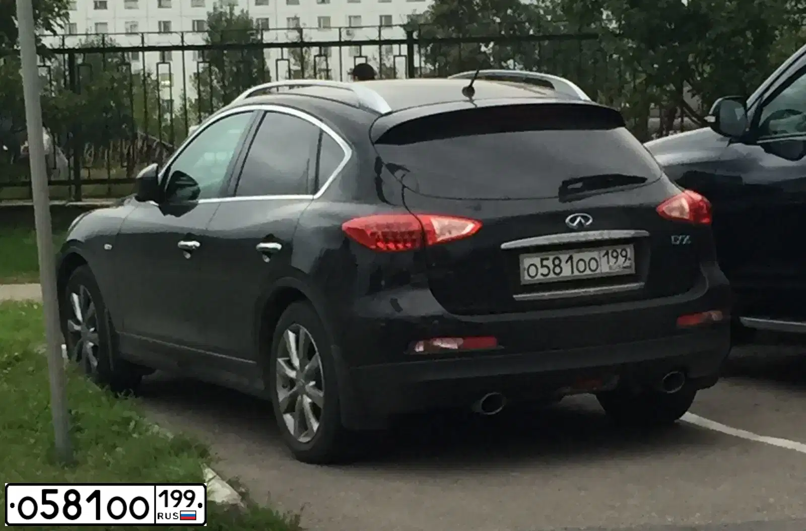 Фото автомобиля INFINITI QX50 /EX/, 2011 — госномер О581ОО199. Цвет: ЧЕРНЫЙ