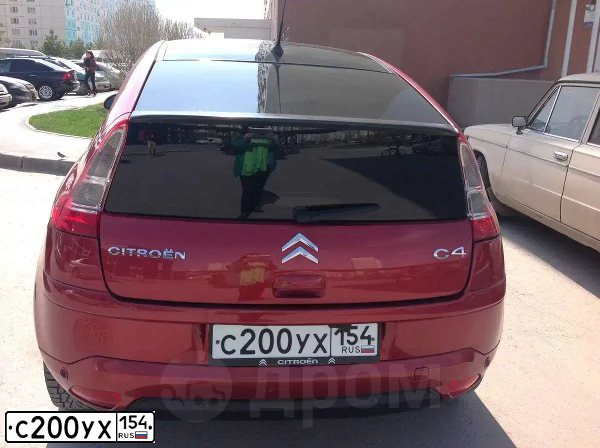 Фото автомобиля CITROEN C4, 2008 — госномер С200УХ154. Цвет: Красный