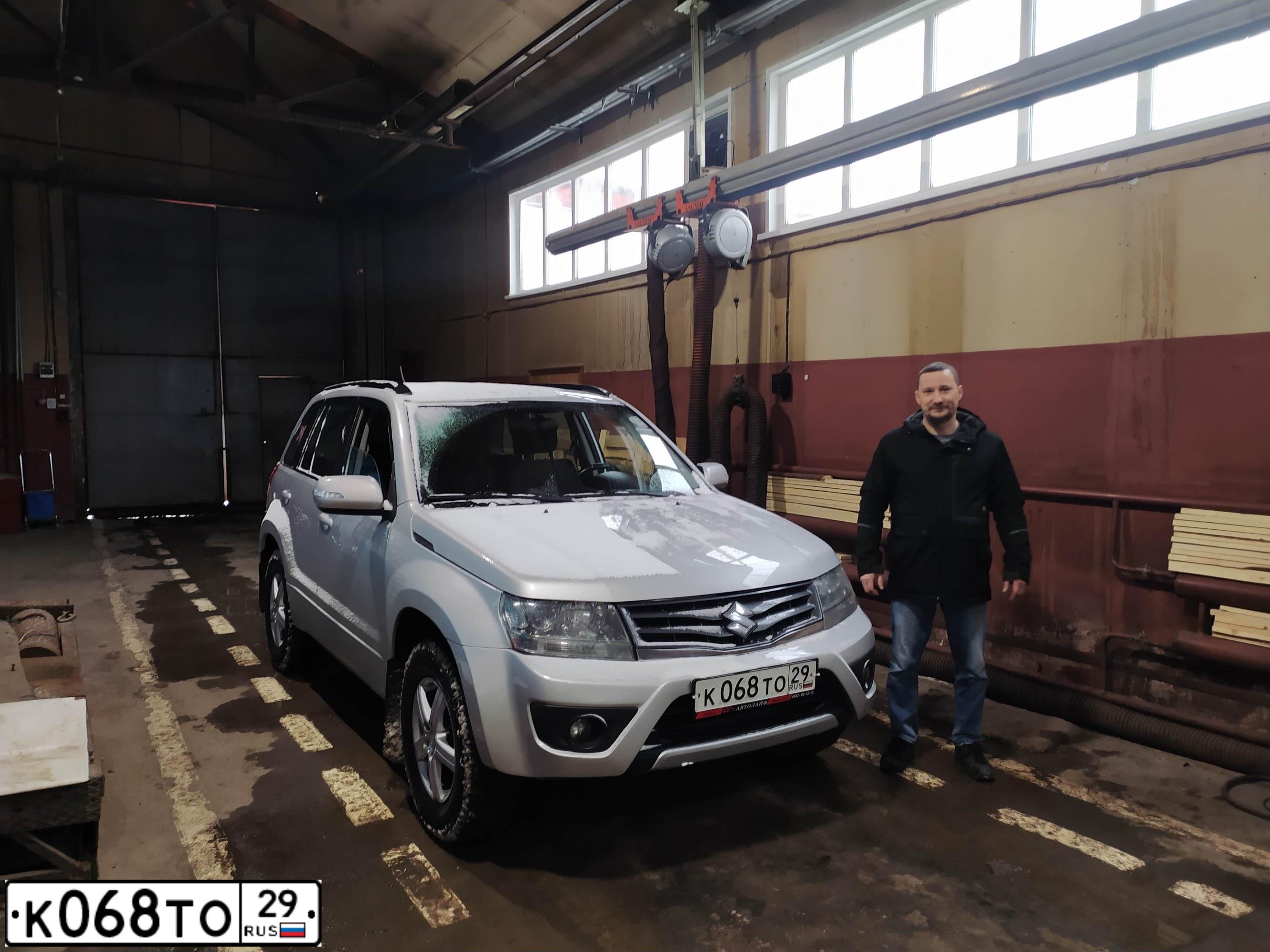 Фото автомобиля SUZUKI GRAND VITARA, 2012 — госномер О622КК29. Цвет: СЕРЕБРИСТЫЙ