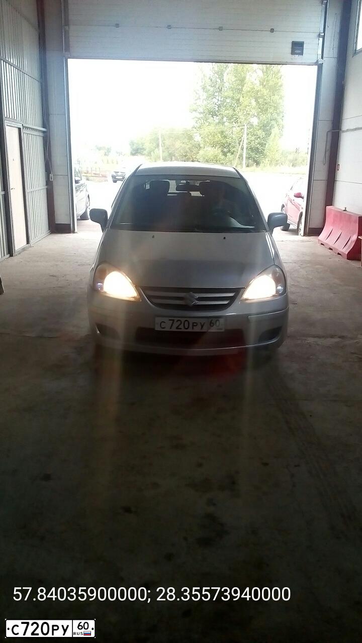 Фото автомобиля SUZUKI LIANA, 2004 — госномер С720РУ60. Цвет: Серебристый