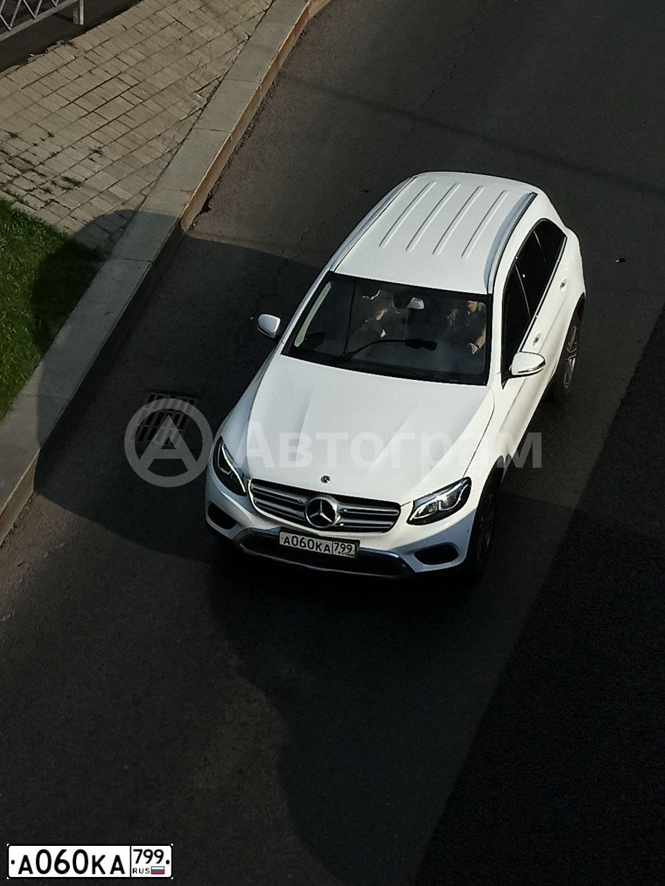 Фото автомобиля MERCEDES GLC-KLASSE, 2018 — госномер А060КА799. Цвет: БЕЛЫЙ