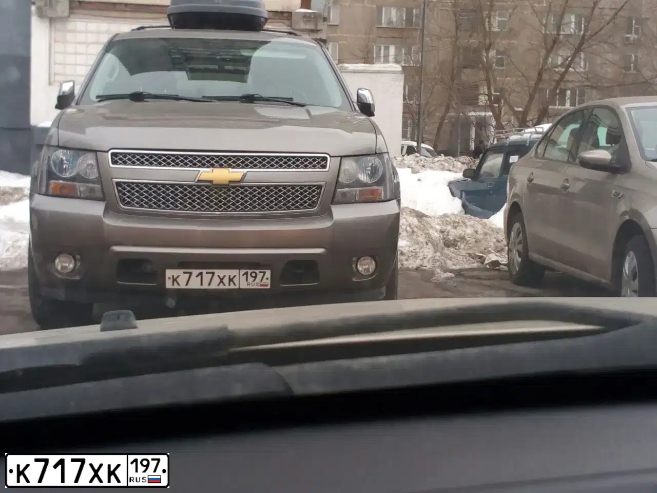 Фото автомобиля ШЕВРОЛЕ GMT900 (Tahoe), 2012 — госномер О792ОМ799. Цвет: СЕРЫЙ
