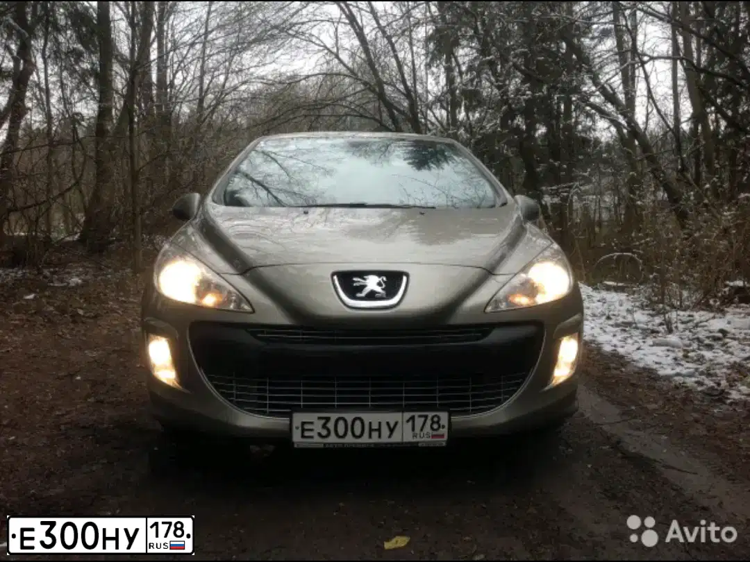 Фото автомобиля PEUGEOT 308, 2011 — госномер А140ТУ60. Цвет: СЕРО БЕЖЕВЫЙ