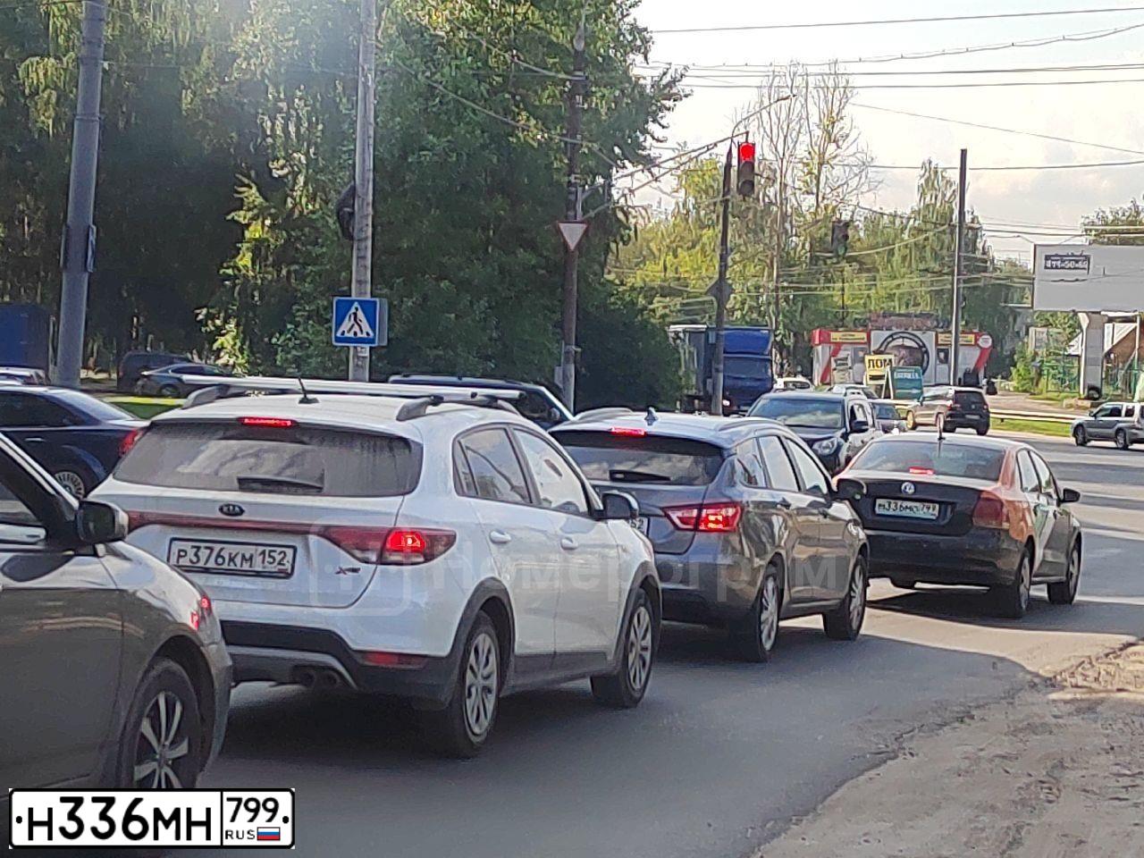 Фото автомобиля VOLVO S60, 2018 — госномер К367УС147. Цвет: синий
