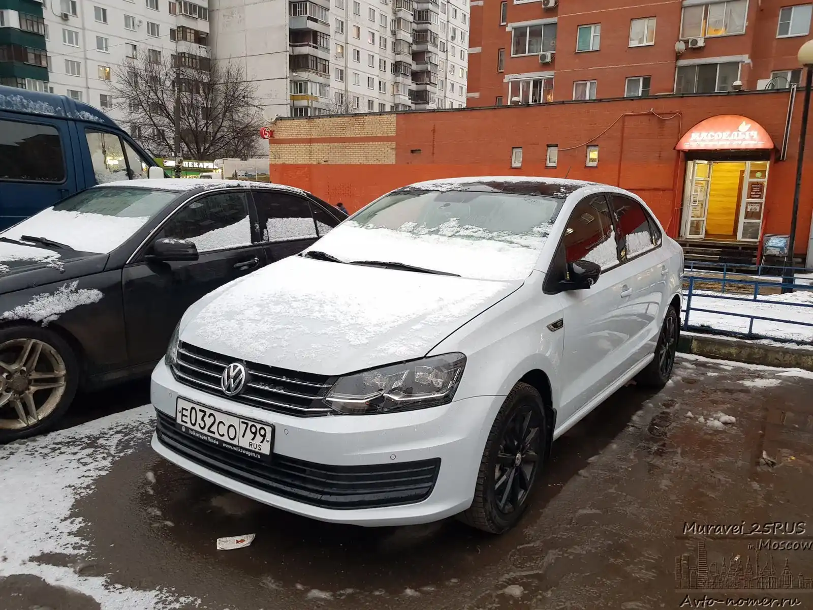 Фото автомобиля VOLKSWAGEN POLO, 2019 — госномер Р249ВУ550. Цвет: БЕЛЫЙ ЧЕРНЫЙ