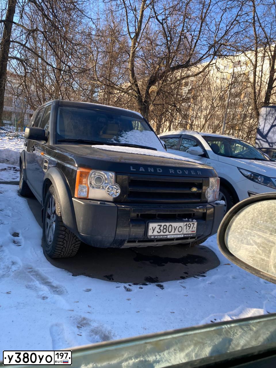Фото автомобиля LANDROVER DISCOVERY, 2008 — госномер У380УО197. Цвет: ЧЕРНЫЙ