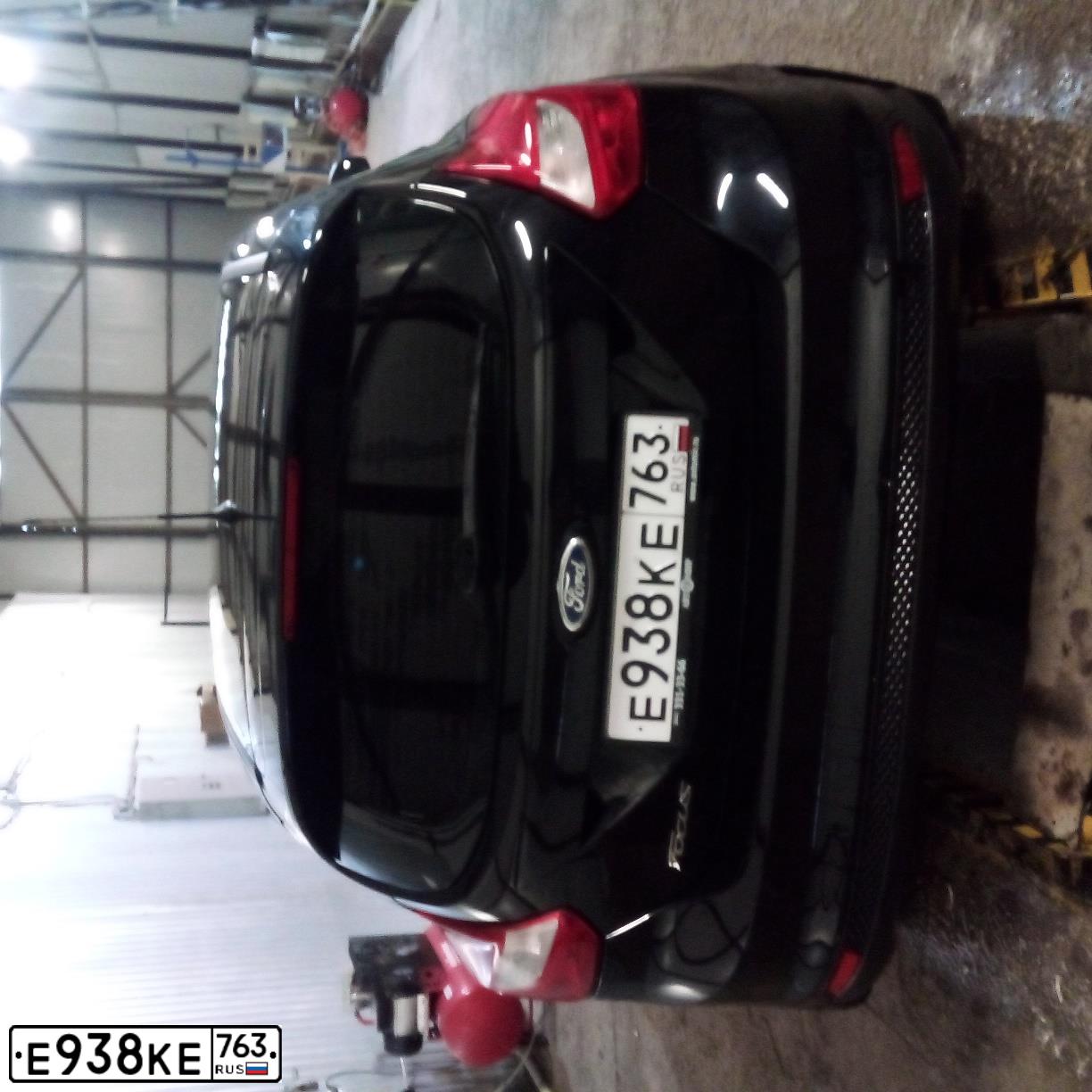 Фото автомобиля FORD FOCUS, 2012 — госномер С585ОХ163. Цвет: ЧЕРНЫЙ